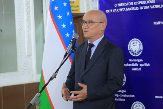The solemn event dedicated to the adoption of the State Flag of the Republic of Uzbekistan on November 18 was held at the Namangan Engineering-Construction Institute.