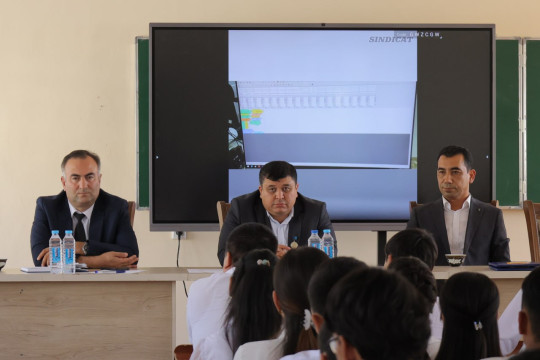 The holder of the "Active entrepreneur" badge held a dialogue with the students of NamECI