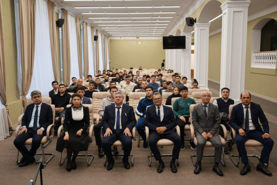 Rektor Belarus milliy texnika universitetida tahsil olayotgan talabalar bilan uchrashdi
