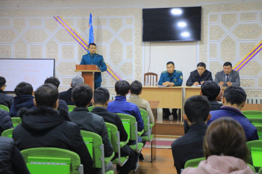 In the NamECI student hostel, employees of the Regional Traffic Safety Administration held a meeting with students